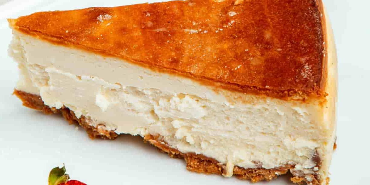 tarta de queso azul Agrega una textura más compleja y sabor profundo a la tarta de queso azul con nueces, almendras o avellanas.
