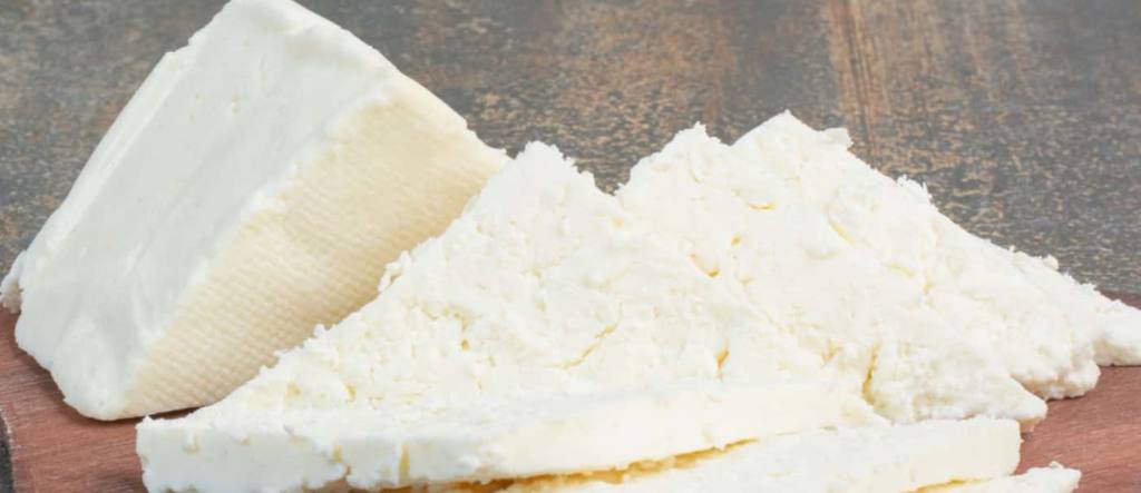 El queso Havarti es un queso semicremoso y semicurado originario de Dinamarca.