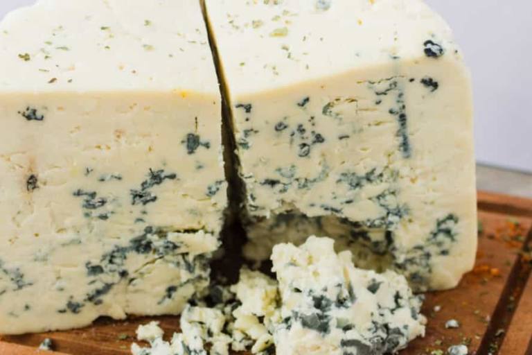 La historia del queso Stilton se remonta al siglo XVIII en el Reino Unido.