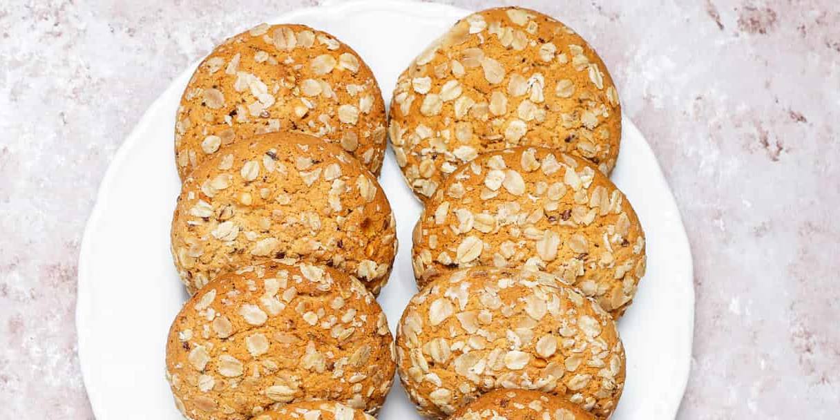 Galletas de avena y leche condensada Cuando la masa de las galletas de avena y leche condensada se mete al horno, la casa se inundará con un aroma a cereales.