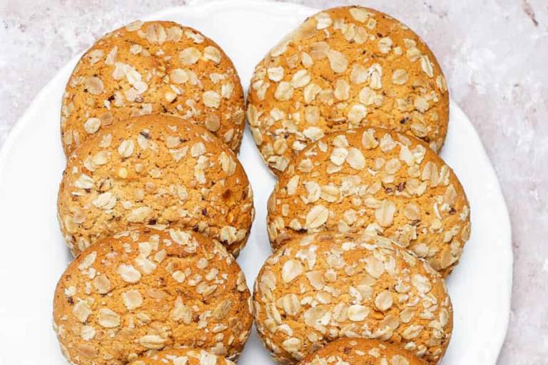 Cuando la masa de las galletas de avena y leche condensada se mete al horno, la casa se inundará con un aroma a cereales.