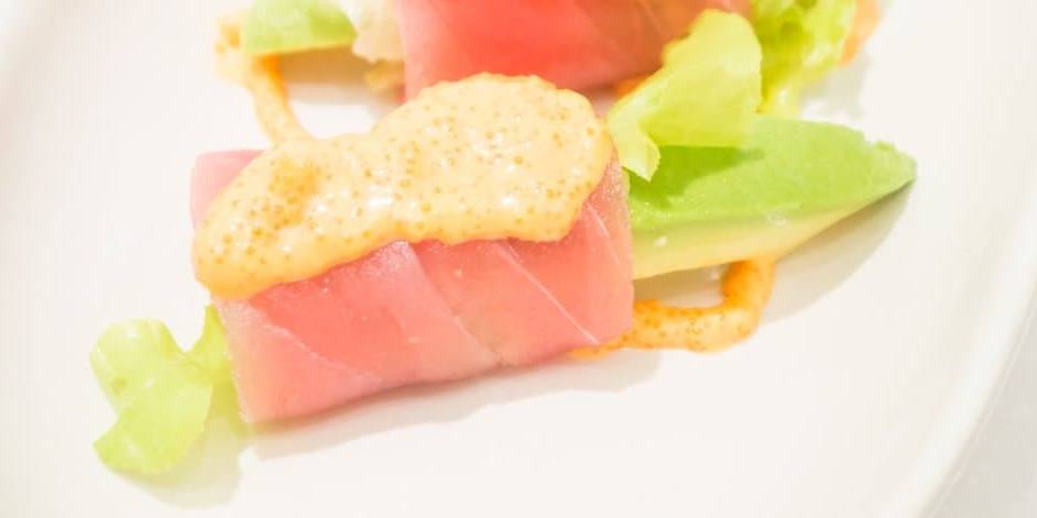 enrollados salmón y queso crema