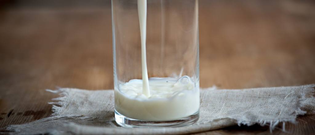 Beneficios de la leche para conciliar el sueño