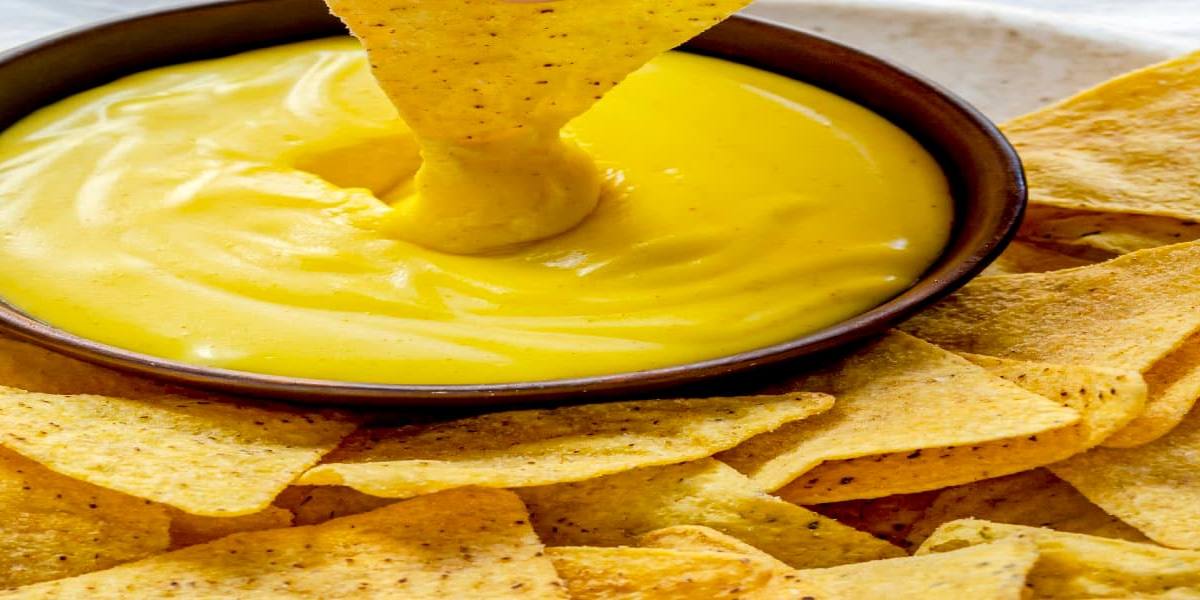 Salsa de queso para nachos, un aperitivo delicioso