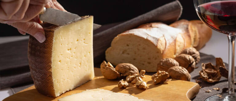 cómo curar un queso en casa