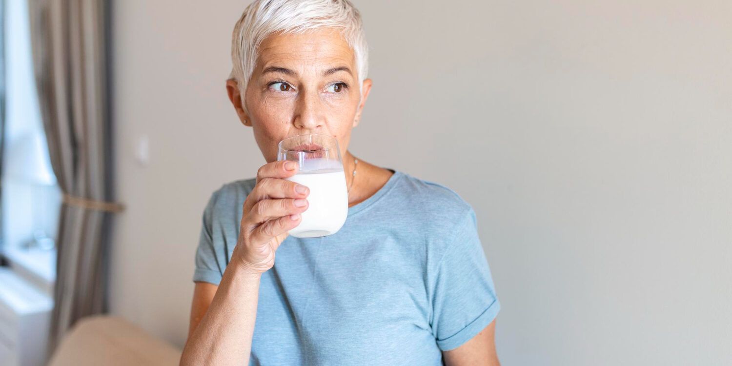 El consumo de leche antes y durante la menopausia asegura las necesidades diarias de ingesta de calcio