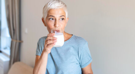 El consumo de leche antes y durante la menopausia asegura las necesidades diarias de ingesta de calcio