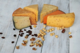 ¿Se come la corteza del queso? Guía para saber cuáles son comestibles