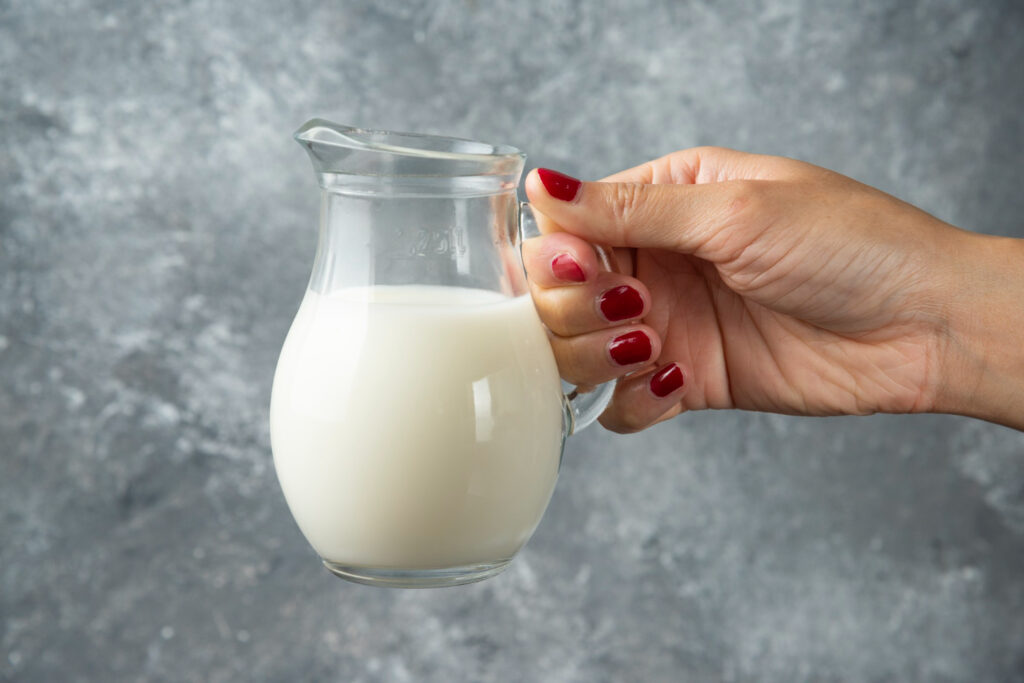 Por qué la leche es blanca