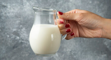 Por qué la leche es blanca